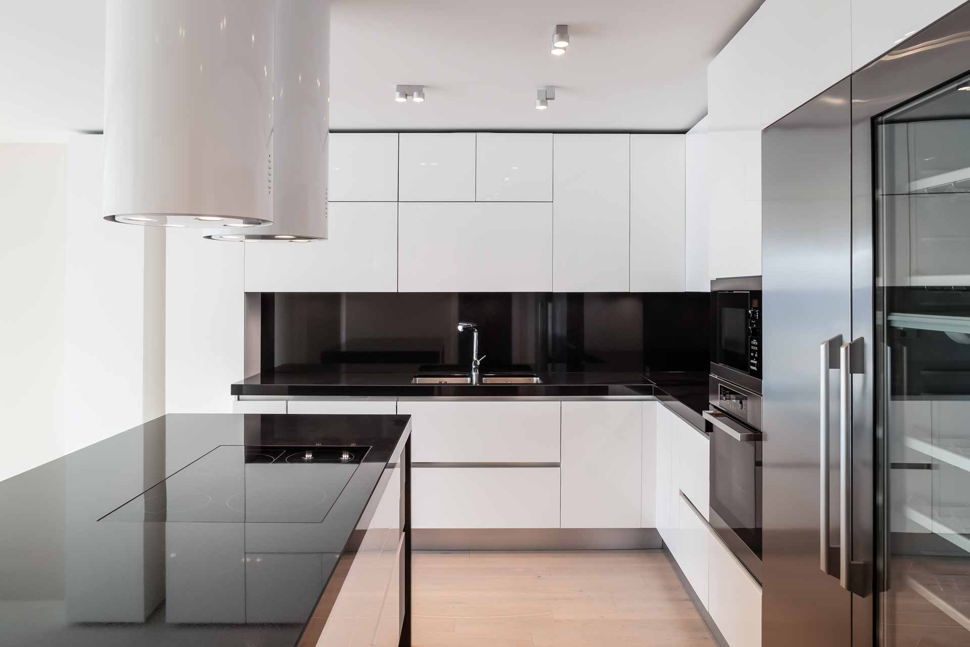 Arbeitsplatten aus Glas, die elegante Lösung für Ihre